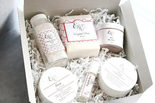 Luxurious English Rose Spa Gift Set Maroon Oliver