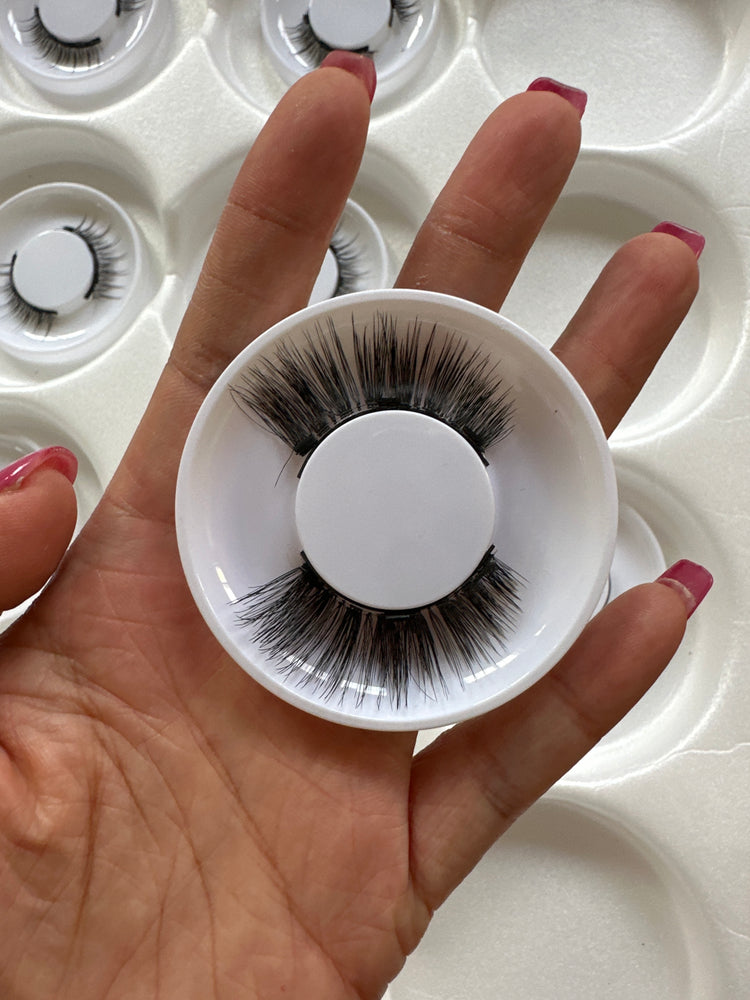 Little Devil Magnetic Suction False Eyelashes – Supernatural Hold for a Flawless Look